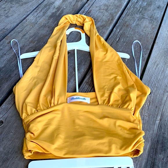 2 Piece Skirt Set 💛 Size Small - Picture 2 of 7